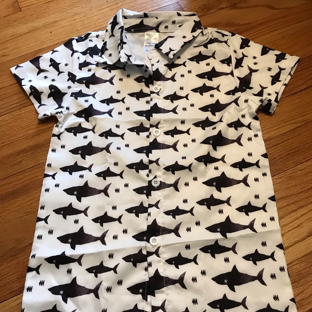 Short sleeve shark shirt NWT from Amazon - Picture 1 of 9
